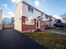 465 E 5th St in Boston, MA - Building Photo