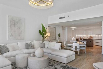 525 N Fort Lauderdale Beach Blvd in Fort Lauderdale, FL - Building Photo - Building Photo