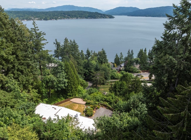 property at 639 West Lake Sammamish Pkwy NE