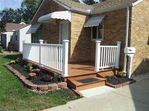 3995 W 223rd St in Fairview Park, OH - Building Photo - Building Photo