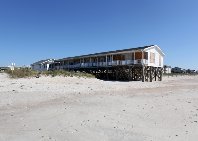 Capt'n Jack's Oceanfront Apartments in Supply, NC - Building Photo - Building Photo