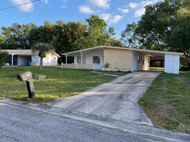 620 Poinsettia Dr in Orange City, FL - Building Photo