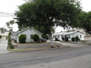 729-731 Venice Way in Inglewood, CA - Building Photo - Building Photo