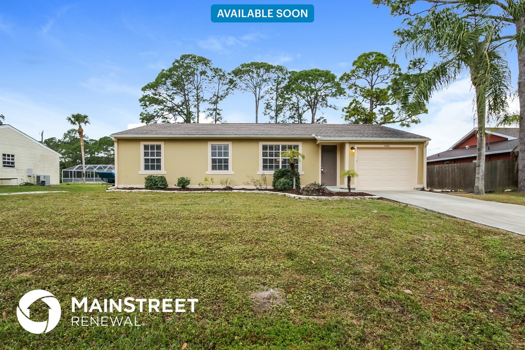 4363 Asteria Terrace in North Port, FL - Building Photo