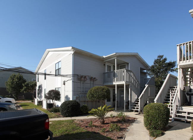 1301 Redwood Ln in Gulf Breeze, FL - Building Photo - Building Photo