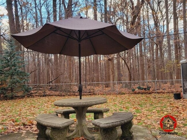 property at 18311 Norwich Rd