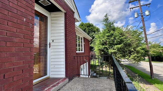 800 Welty St in Greensburg, PA - Building Photo - Building Photo