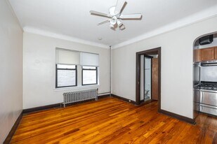 948 W Cuyler Ave in Chicago, IL - Building Photo