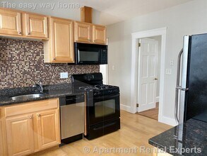 12 Silvey Pl, Unit 1 in Somerville, MA - Building Photo - Building Photo