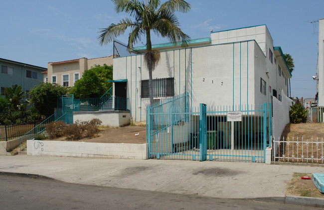 217 S Carondelet St in Los Angeles, CA - Building Photo - Building Photo