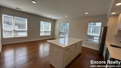 1 Everett St, Unit 203 in Boston, MA - Foto de edificio - Building Photo