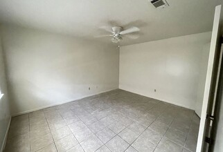 1203 Airline Dr, Unit 1203 in College Station, TX - Foto de edificio - Building Photo