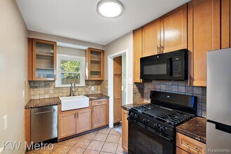 531 Albany St in Ferndale, MI - Building Photo - Building Photo