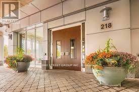 218 Queens Quay W in Toronto, ON - Building Photo - Building Photo