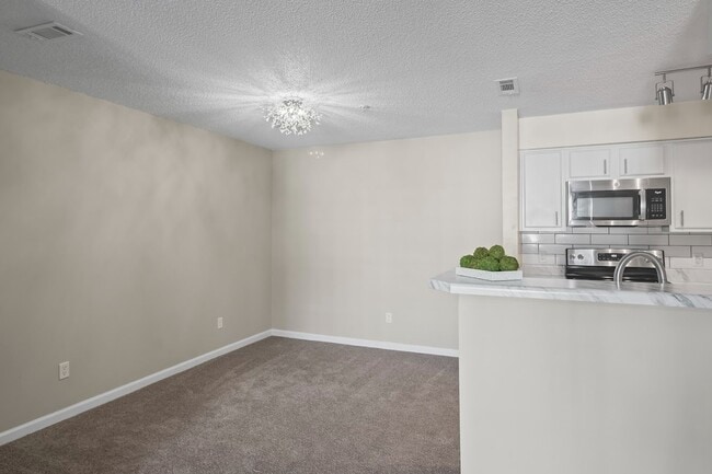 The Tarragon Apartments in Dothan, AL - Foto de edificio - Building Photo