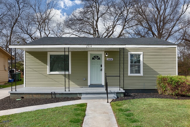 property at 2914 Battle Dr NW