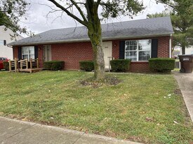 98 Andrea Dr in Nicholasville, KY - Building Photo
