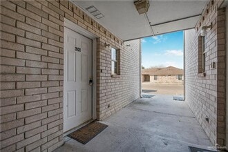 16 Oasis Dr in Mission, TX - Building Photo - Building Photo