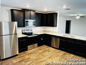 10930 Chatham Ct in Converse, TX - Building Photo - Building Photo