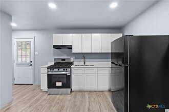 805 S 32nd St in Temple, TX - Building Photo - Building Photo