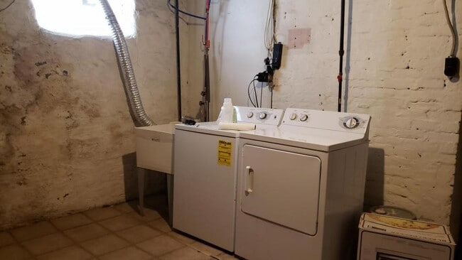 5158 Hillcrest St in Pittsburgh, PA - Building Photo - Building Photo