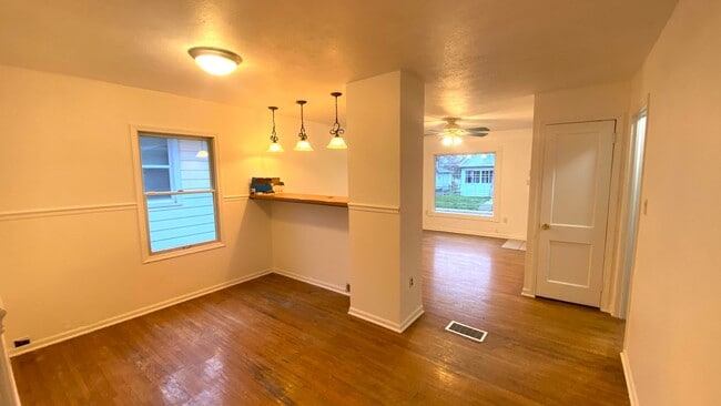 1431 E Paris Ave in Peoria, IL - Building Photo - Building Photo