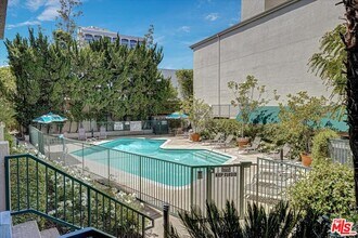4501 Cedros Ave in Los Angeles, CA - Building Photo - Building Photo