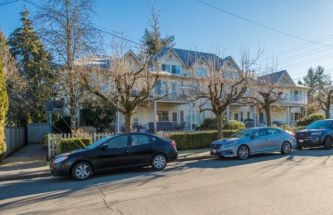 Dewdney Village in Maple Ridge, BC - Building Photo - Building Photo