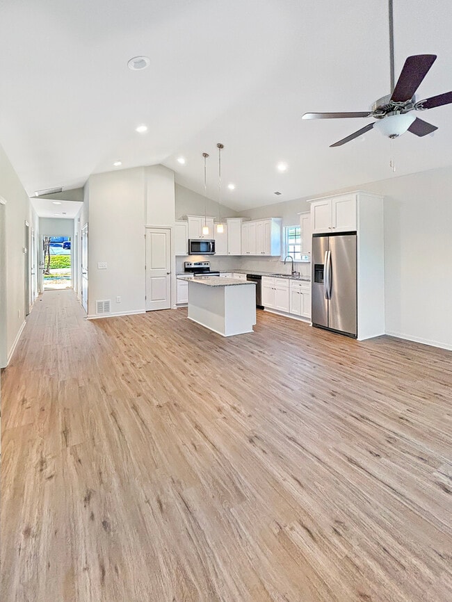10816 Mt Holly Rd in Charlotte, NC - Building Photo - Building Photo