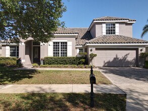 10041 Oak Quarry Dr in Orlando, FL - Building Photo - Building Photo