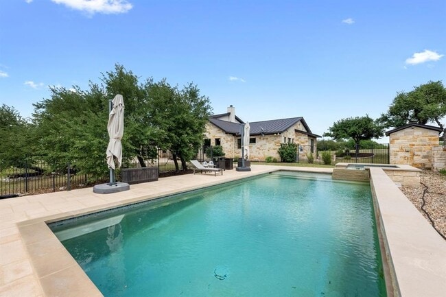3400 Tuscany Dr in Driftwood, TX - Building Photo - Building Photo