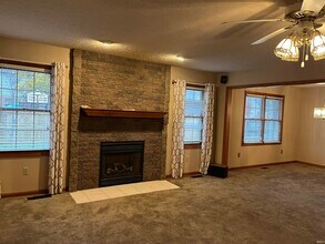 6655 Oak View Ct in Newburgh, IN - Building Photo - Building Photo