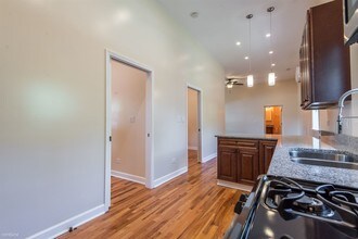 4255 N Campbell Ave-Unit -Apt 1S in Chicago, IL - Building Photo - Building Photo