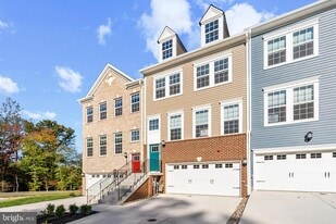 518 Downswing Rd in Pikesville, MD - Building Photo