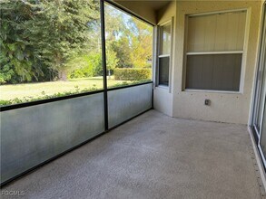 15057 Balmoral Loop in Ft. Myers, FL - Foto de edificio - Building Photo