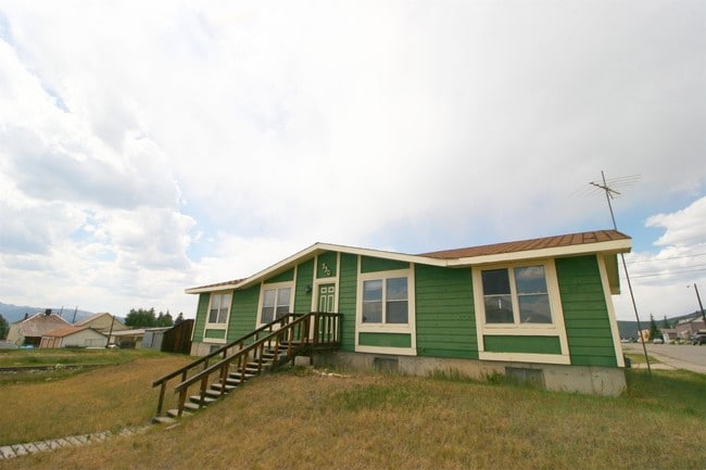 property at 330 E 9th St