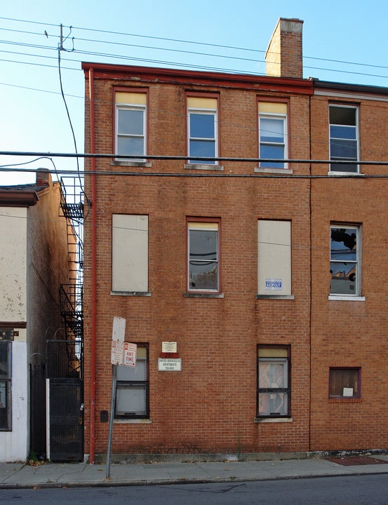 281 W McMicken Ave in Cincinnati, OH - Building Photo