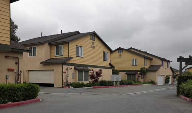 Quail Crossing Apartments in Ontario, CA - Building Photo - Building Photo