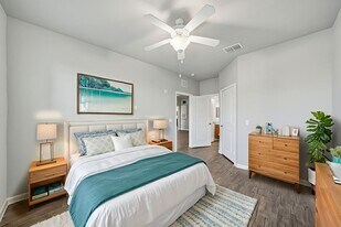 Charleston on 66th in Largo, FL - Building Photo