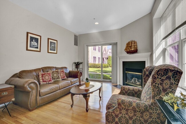 1309 Half Moon Bay Dr in Croton-on-Hudson, NY - Building Photo - Building Photo