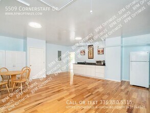 5509 Cornerstaff Dr in Greensboro, NC - Building Photo - Building Photo