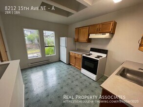 8212 15th Ave NE in Seattle, WA - Building Photo - Building Photo