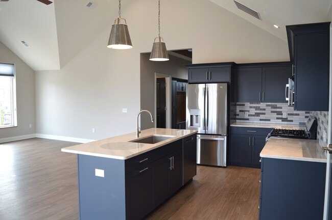 100 S Washington St, Unit 1 in Mount Horeb, WI - Building Photo - Building Photo