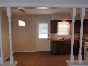 8808 Orchard St in Pleasant Valley, MO - Building Photo - Building Photo