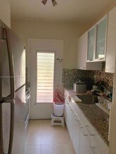 100 Sunrise Dr in Miami, FL - Building Photo - Building Photo