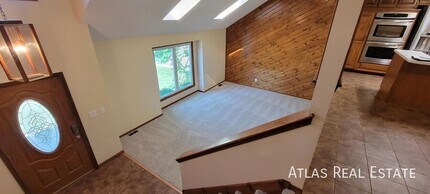 322 NE Lincoln St in Lee's Summit, MO - Building Photo - Building Photo