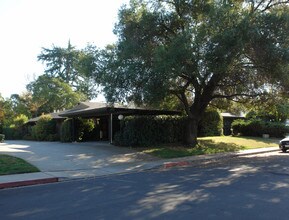 1973 Desert Cor in Walnut Creek, CA - Foto de edificio - Building Photo