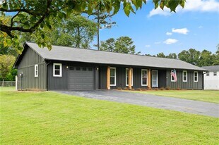 3251 Plains Way in Marietta, GA - Building Photo