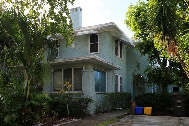 326 Croton Way in West Palm Beach, FL - Foto de edificio - Building Photo