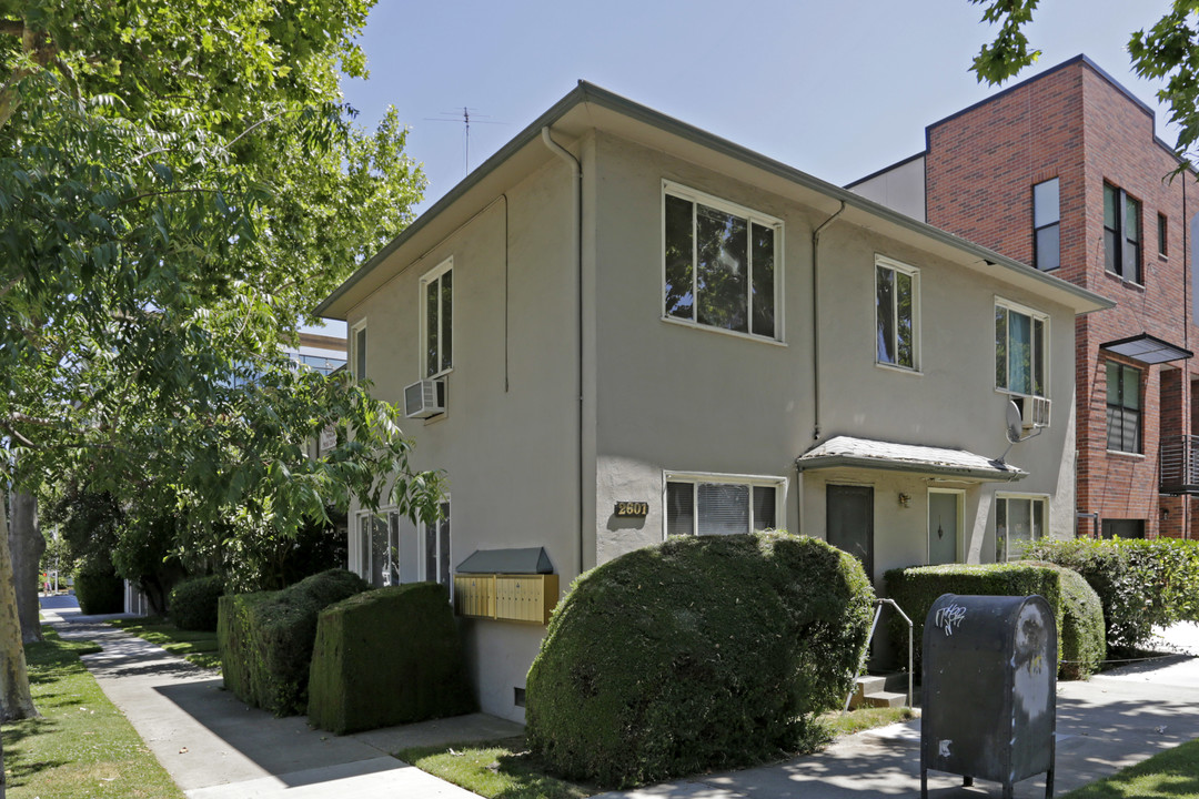 2601 N St in Sacramento, CA - Building Photo